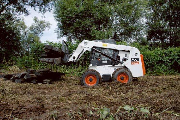 BOBCAT S220